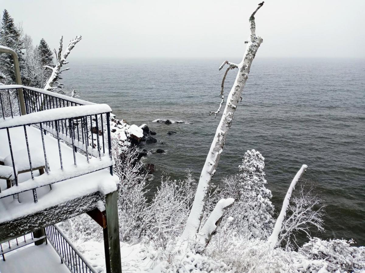 Cliff Dweller On Lake Superior Tofte Екстер'єр фото