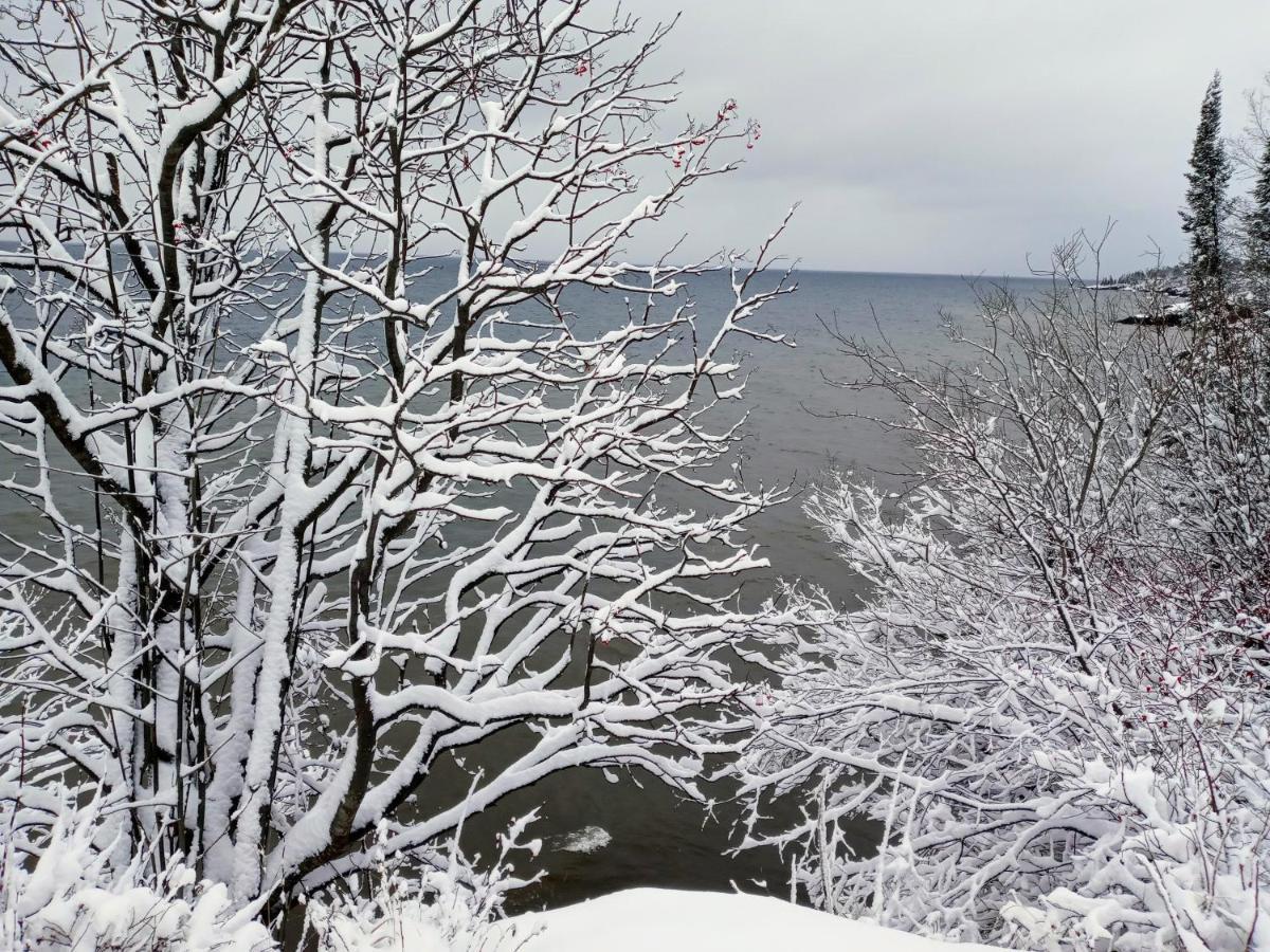 Cliff Dweller On Lake Superior Tofte Екстер'єр фото