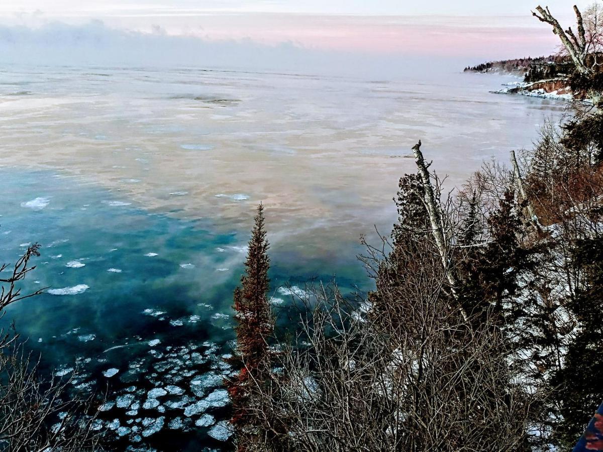 Cliff Dweller On Lake Superior Tofte Екстер'єр фото