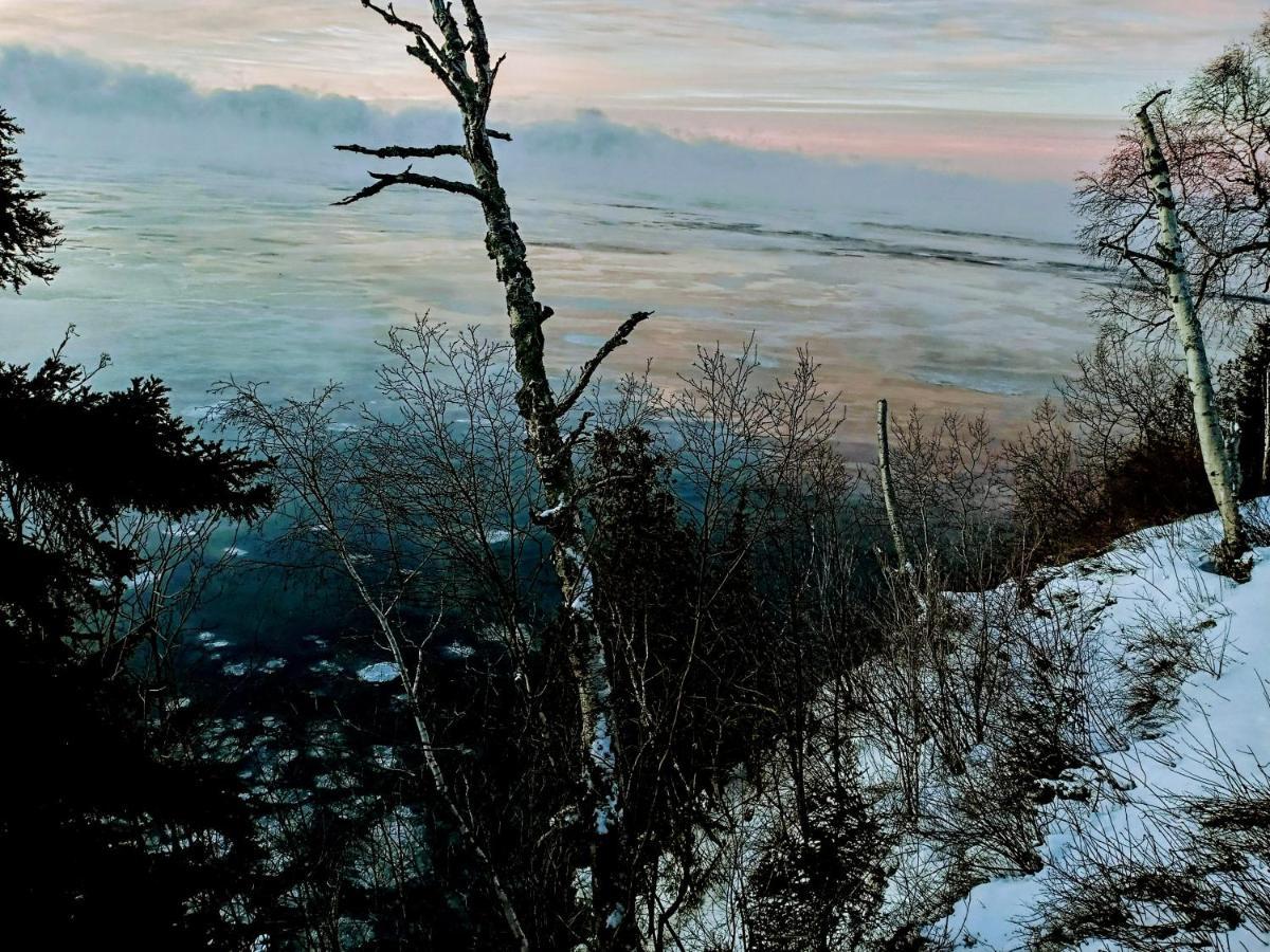 Cliff Dweller On Lake Superior Tofte Екстер'єр фото