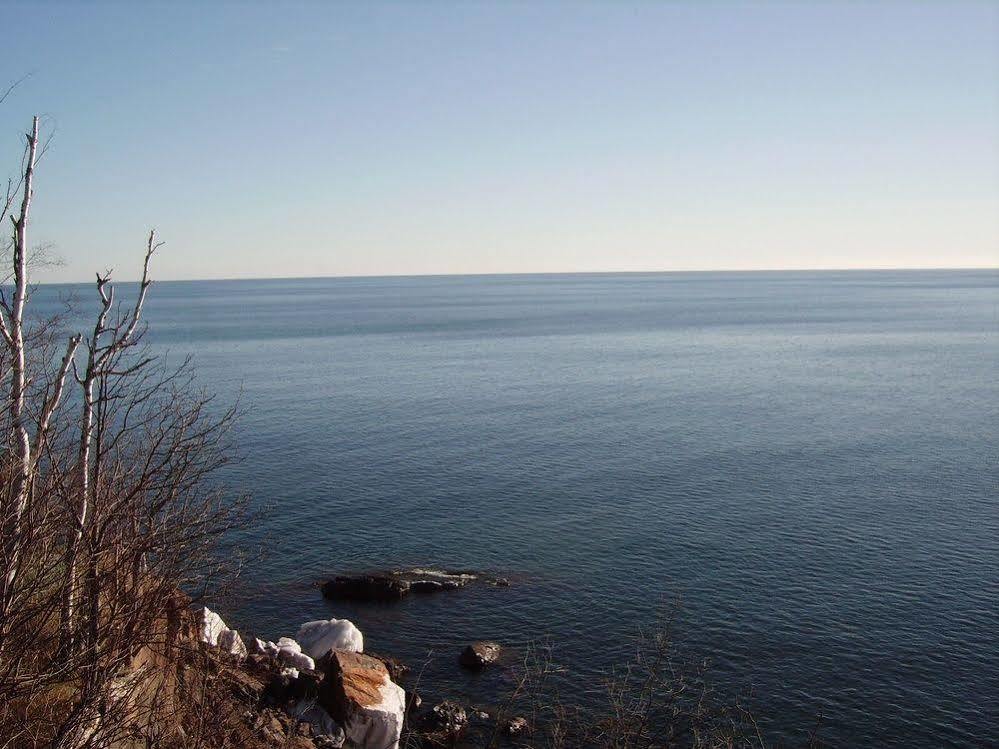 Cliff Dweller On Lake Superior Tofte Екстер'єр фото