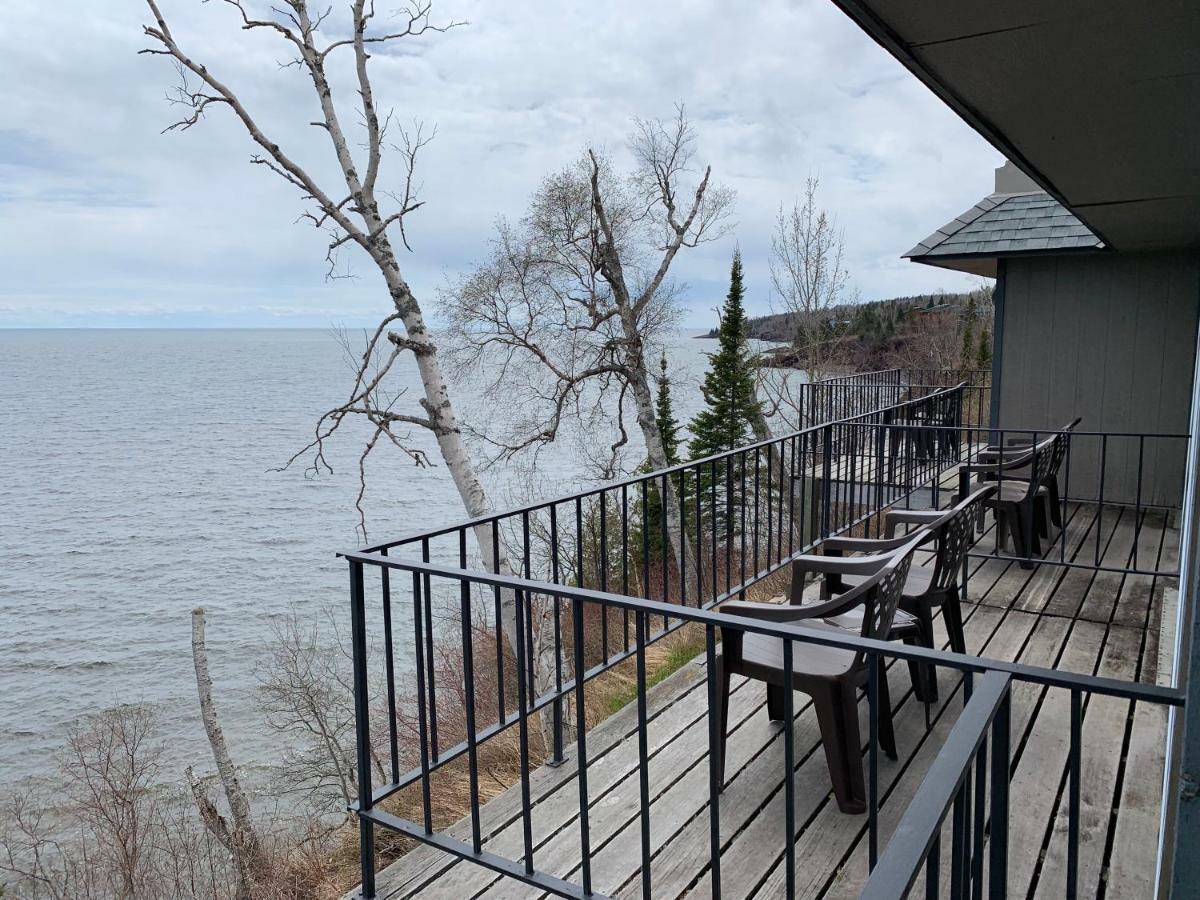 Cliff Dweller On Lake Superior Tofte Екстер'єр фото