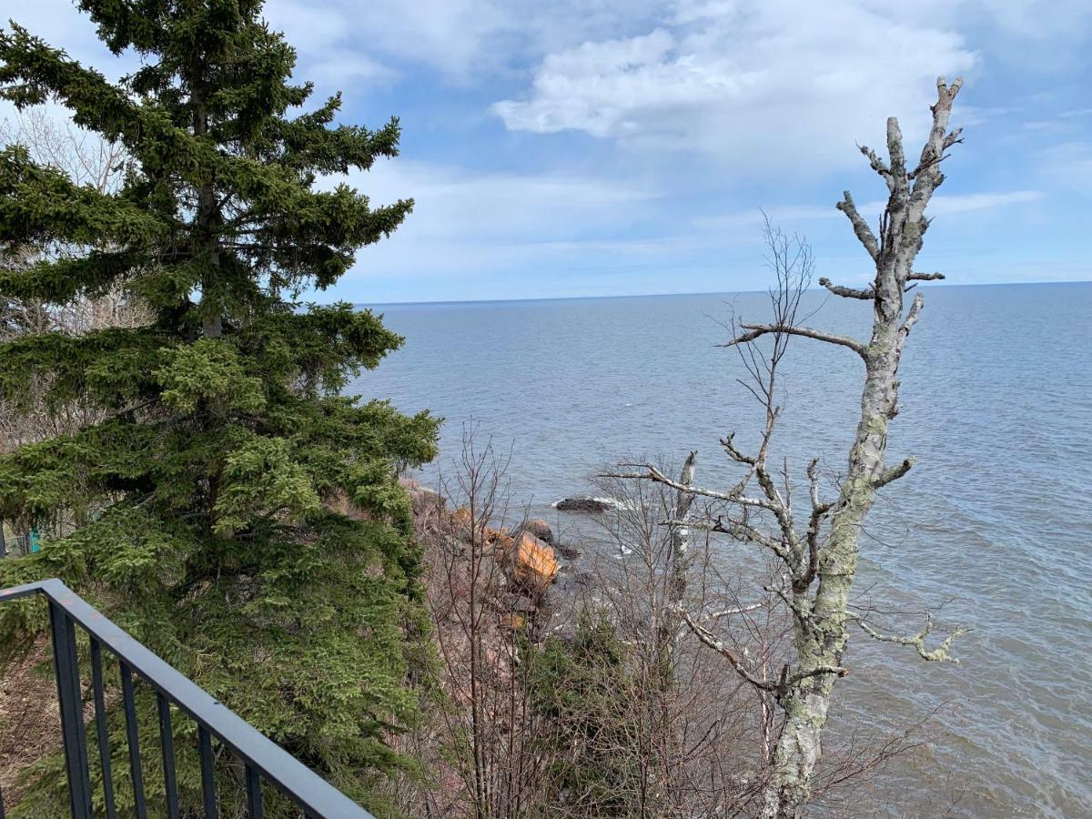 Cliff Dweller On Lake Superior Tofte Екстер'єр фото